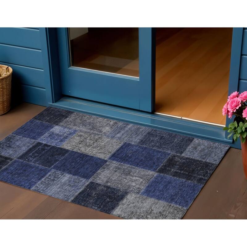 HomeRoots Patchwork Transitional Rectangle Outdoor Rug - 3' x 5'