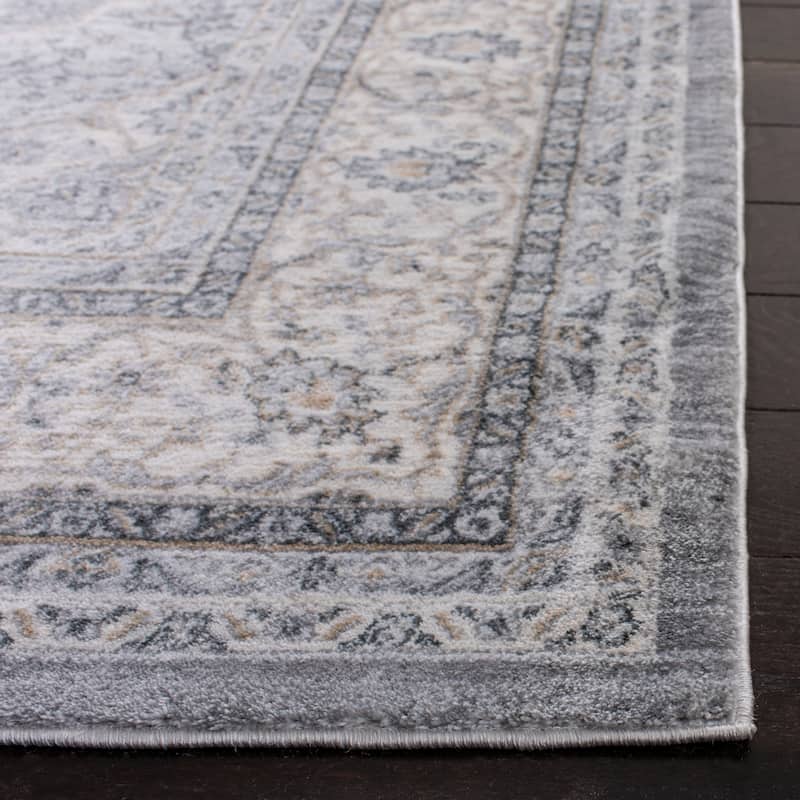 SAFAVIEH Isabella Anastasiia Traditional Oriental Rug - Grey/Cream - 5' 3" x 7' 6"