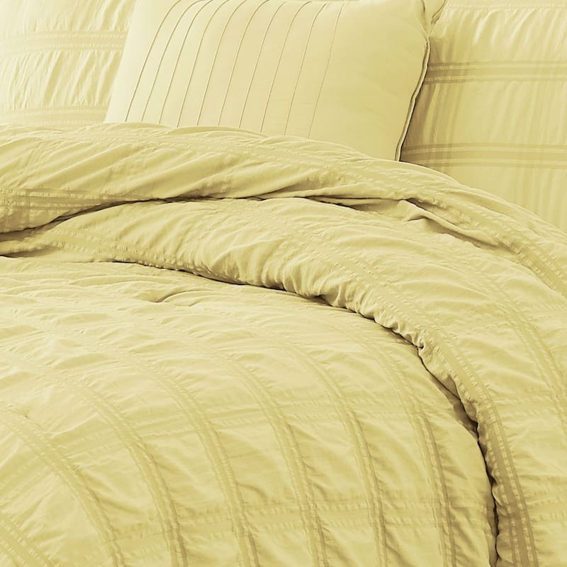 Eliza Seersucker Comforter Set
