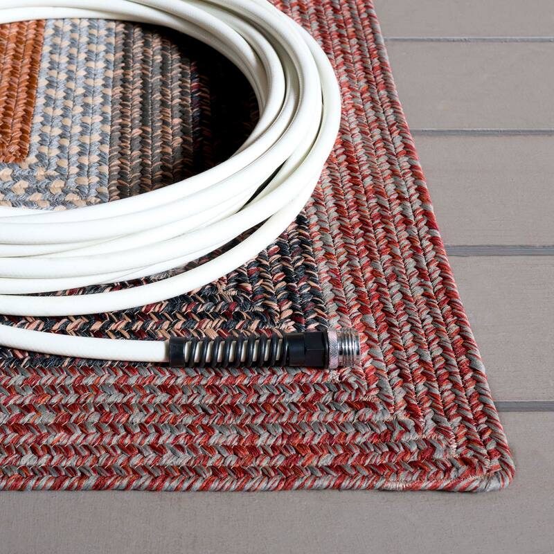 SAFAVIEH Handmade Braided Gula Machine Washable Country Rug