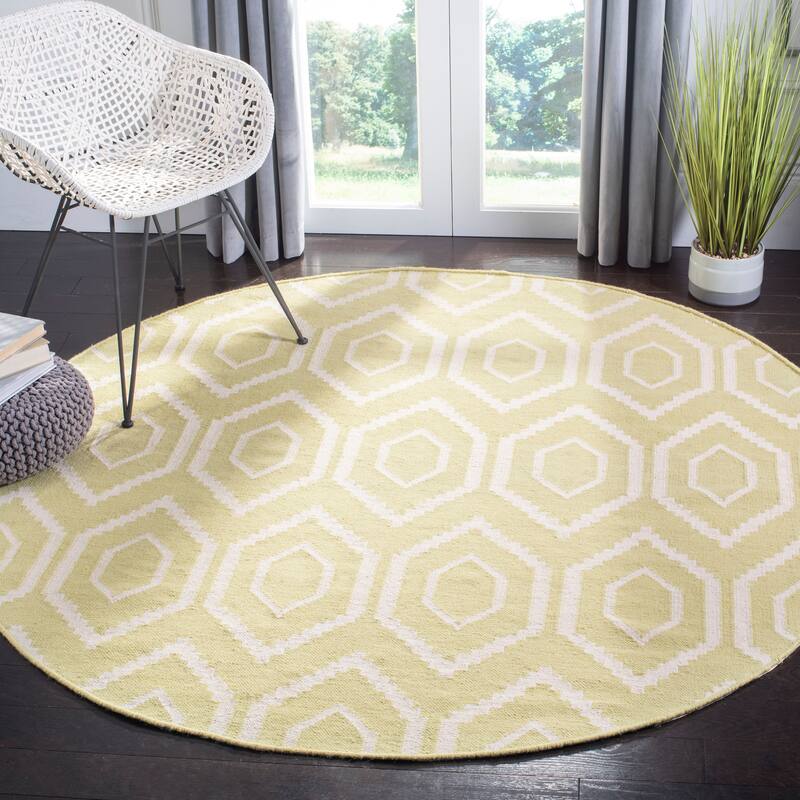 SAFAVIEH Handmade Flatweave Dhurries Roya Modern Moroccan Wool Rug - 6' Round - Green/Ivory