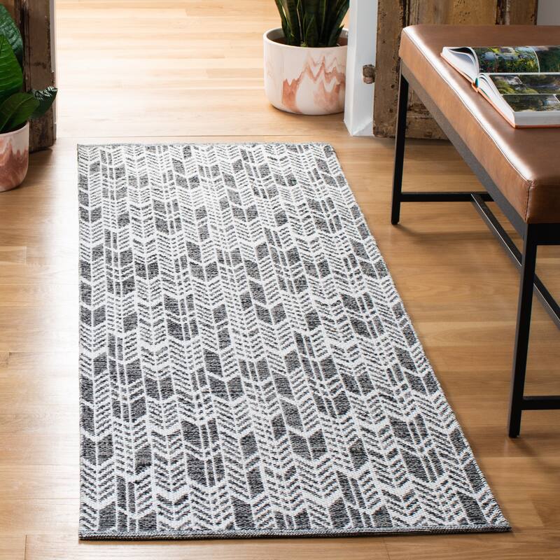 SAFAVIEH Handmade Flatweave Montauk Sjan Casual Cotton Rug - 2'3" x 7' Runner - Black/Ivory