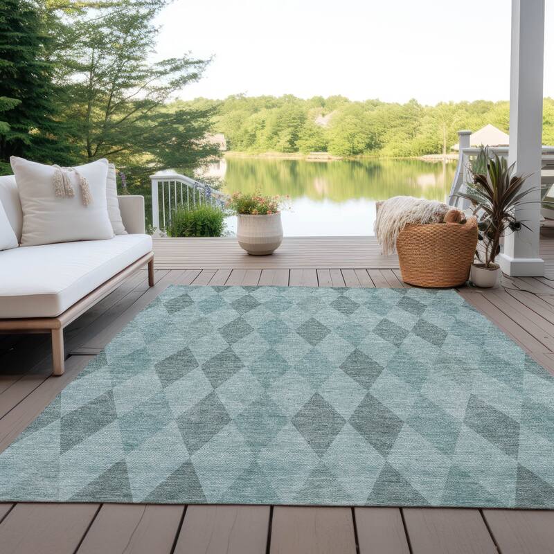 Machine Washable Indoor/ Outdoor Argyle Chantille Rug