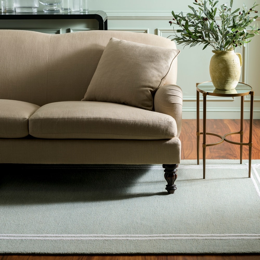 Martha Stewart by SAFAVIEH Handmade Karmila Wool Rug