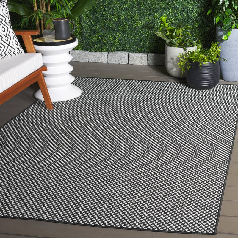 SAFAVIEH Terrace Gidda Indoor/Outdoor Washable Backyard Patio Rug - 6'7" Square - Black/White