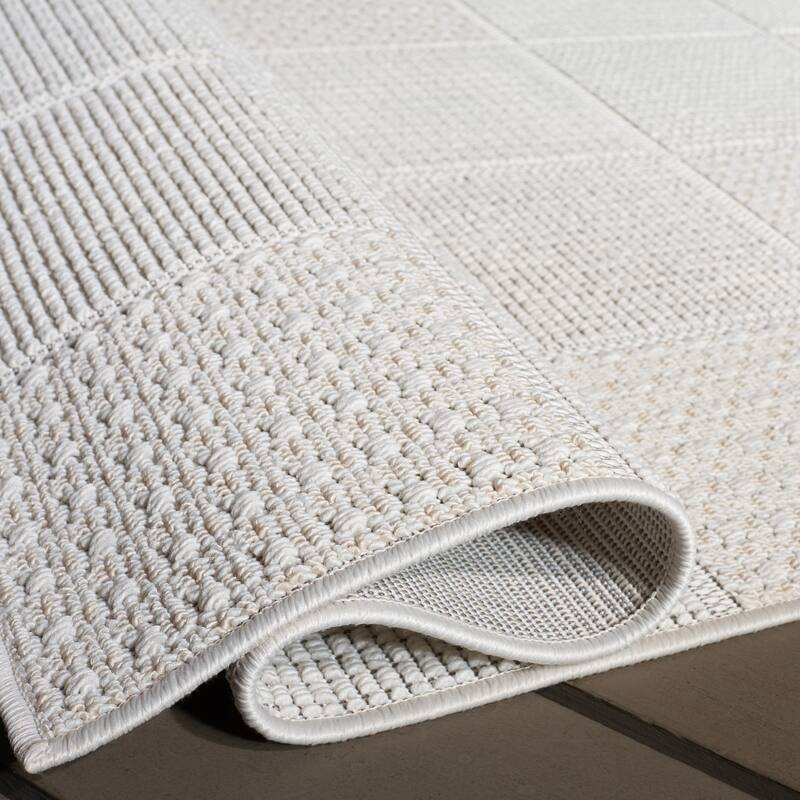 SAFAVIEH Veranda Antonietta Washable Indoor/Outdoor Rug - Weather Resistant & Easy Cleaning