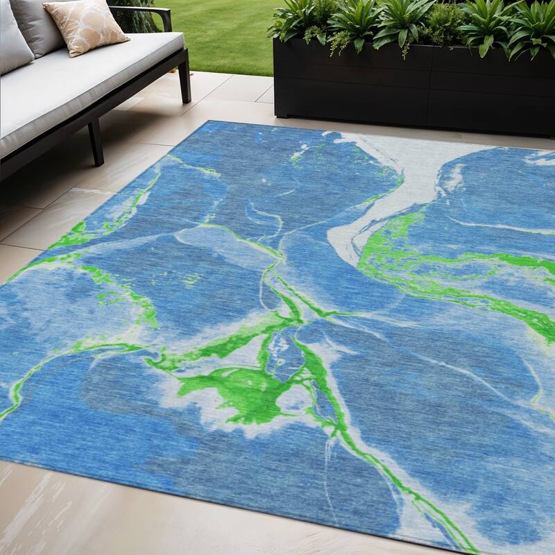 HomeRoots Abstract Transitional Rectangle Outdoor Rug - 5' X 8'