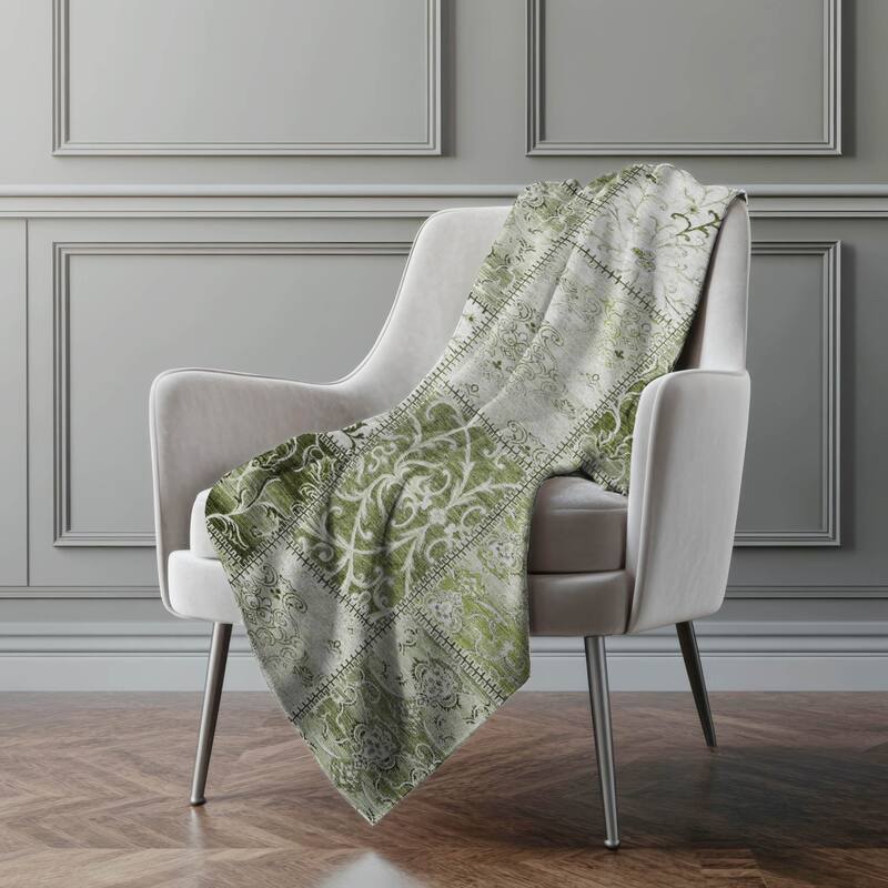 Premium Machine Washable Traditional Patchwork Sherpa Throw Blanket - Green - 4'2" x 5'10"