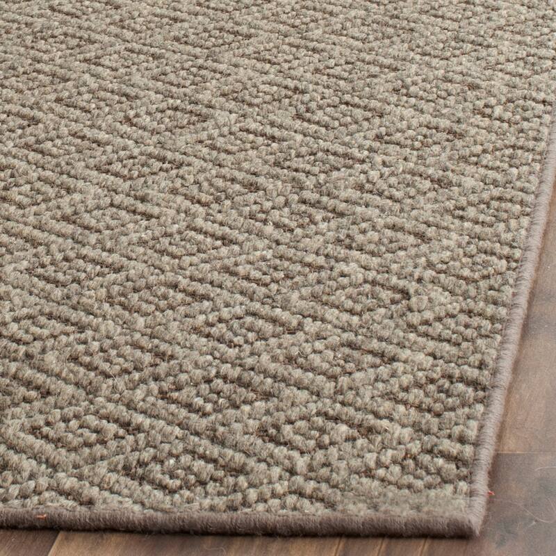 SAFAVIEH Diamond Nhieu Wool Rug