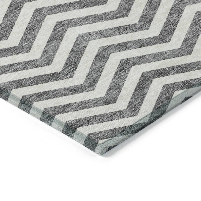 Machine Washable Indoor/ Outdoor Chantille Chevron Stripe Rug