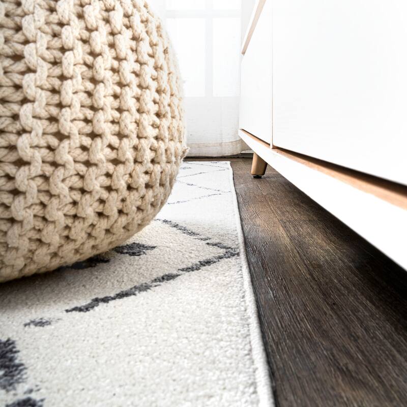 JONATHAN Y Juba Moroccan Geometric Diamond Area Rug