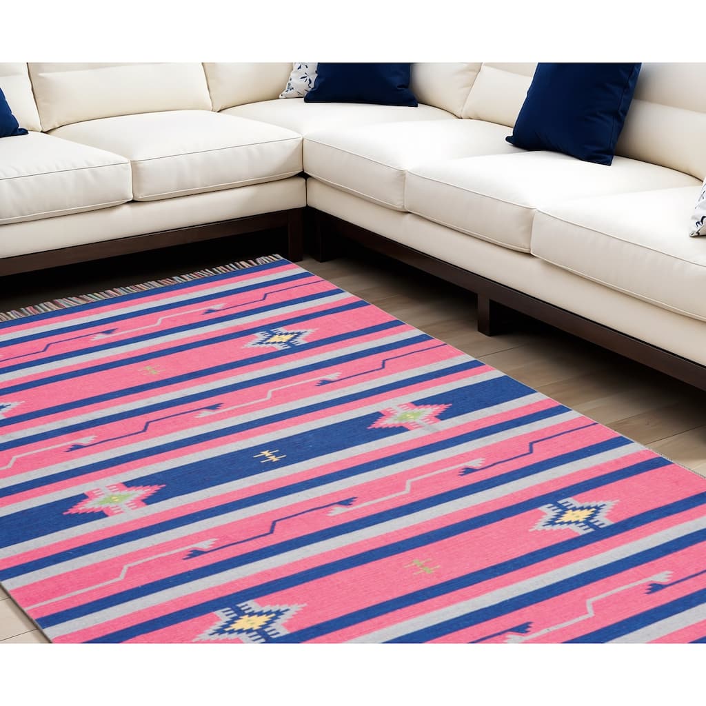 Funu Southwestern Woven Low Pile with Fringe Area Rug By HomeRoots - 120' X '96' X '0.25