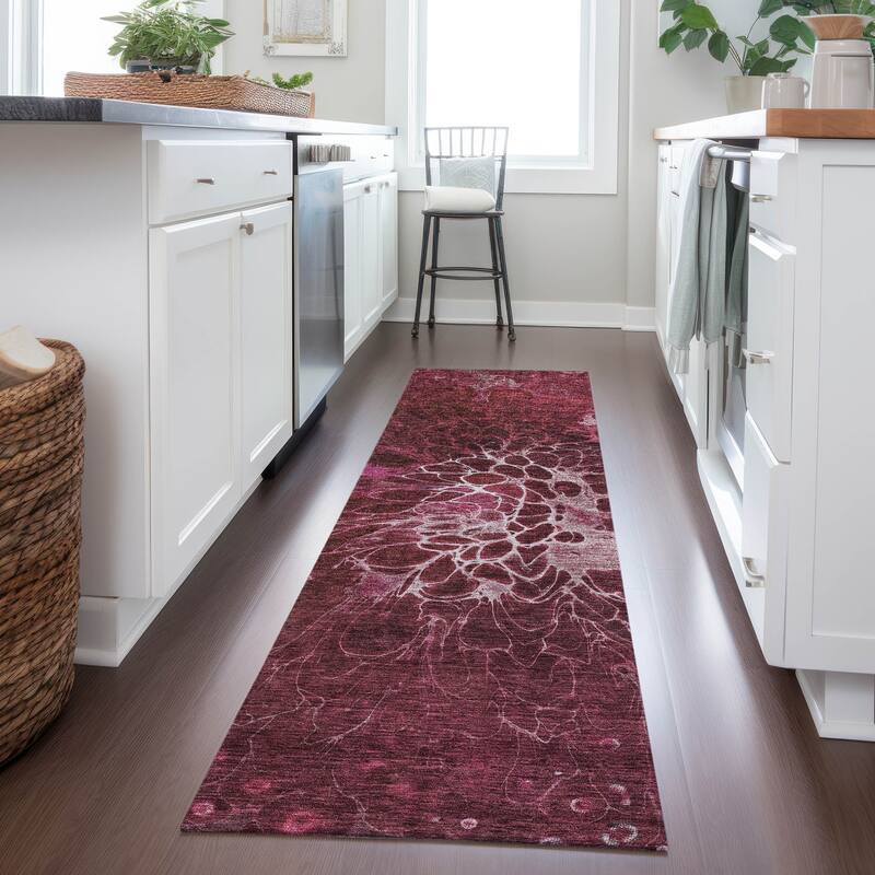 Machine Washable Indoor/ Outdoor Chantille Modern Floral Rug - Merlot - 2'3" x 7'6"