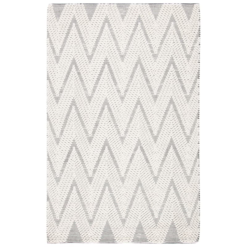SAFAVIEH Handmade Natura Sofije Chevron Wool Rug - 6' Square - Ivory/Black