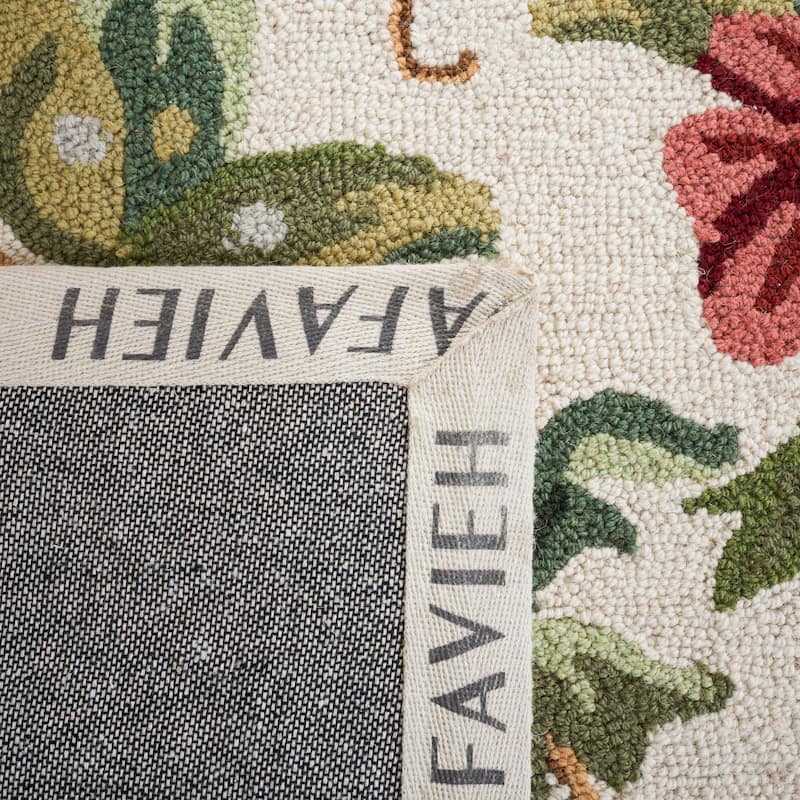 SAFAVIEH Handmade Chelsea Rubi French Country Floral Wool Rug