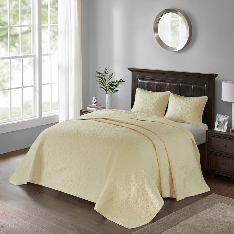 Madison Park Mansfield Reversible Oversized 3-piece Solid Texture Bedspread Quilt Set with Matching Shams
