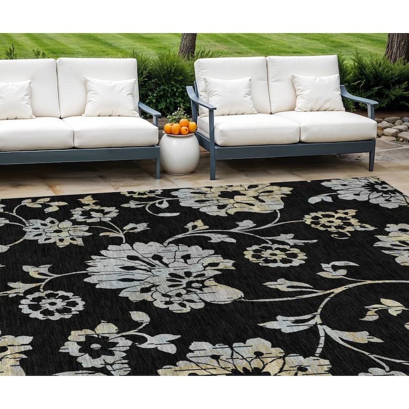 HomeRoots Floral Transitional Rectangle Outdoor Rug - 10' X 14'