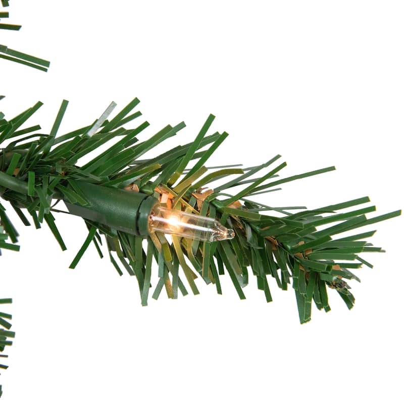 Pre-Lit Deluxe Dorchester Pine Artificial Christmas Wreath - Clear Lights