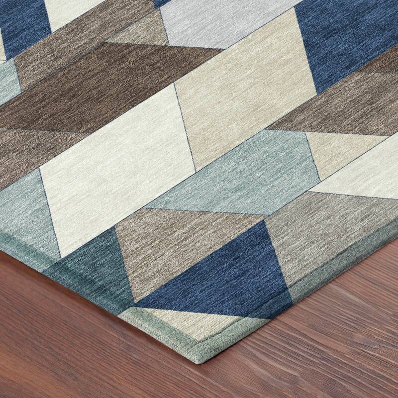 Machine Washable Indoor/ Outdoor Modern DeVaughn Chantille Rug