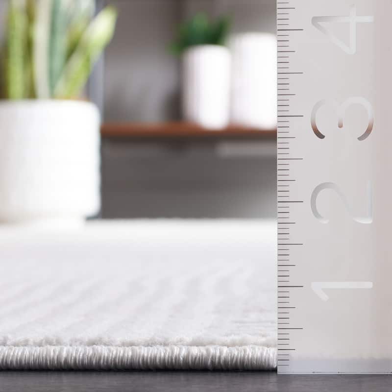 SAFAVIEH Saylor Gerarde Modern Geometric Rug