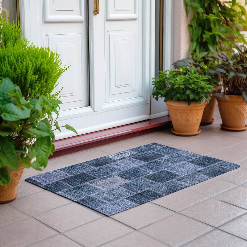 Machine Washable Indoor/ Outdoor Chantille Traditional Patchwork Rug - Blush - 1'8" x 2'6"