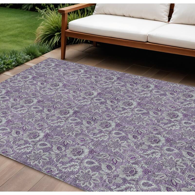 HomeRoots Floral Transitional Rectangle Outdoor Rug - 8' X 10'