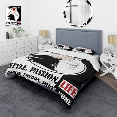 Designart 'Style Passion Life Fashion Girl VIII' Vintage Duvet Cover Set