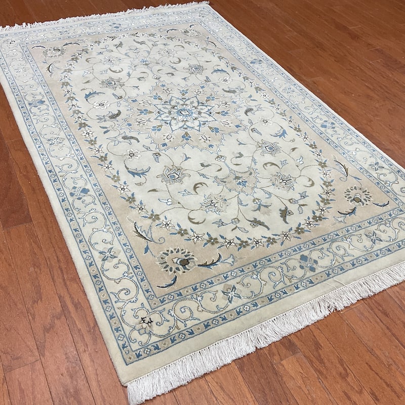 HERAT ORIENTAL Handmade Nain Wool & Silk Rug - 3'8" x 5'8"