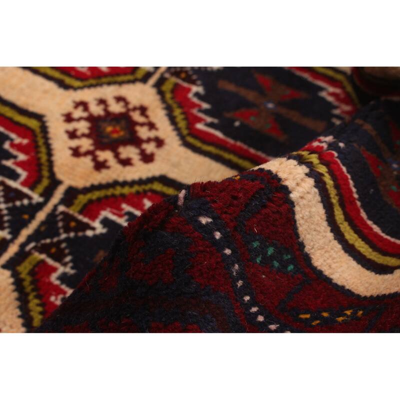 Hand-knotted Rizbaft Red Wool Rug - 3'1" x 6'2"/3'1 x 6'2