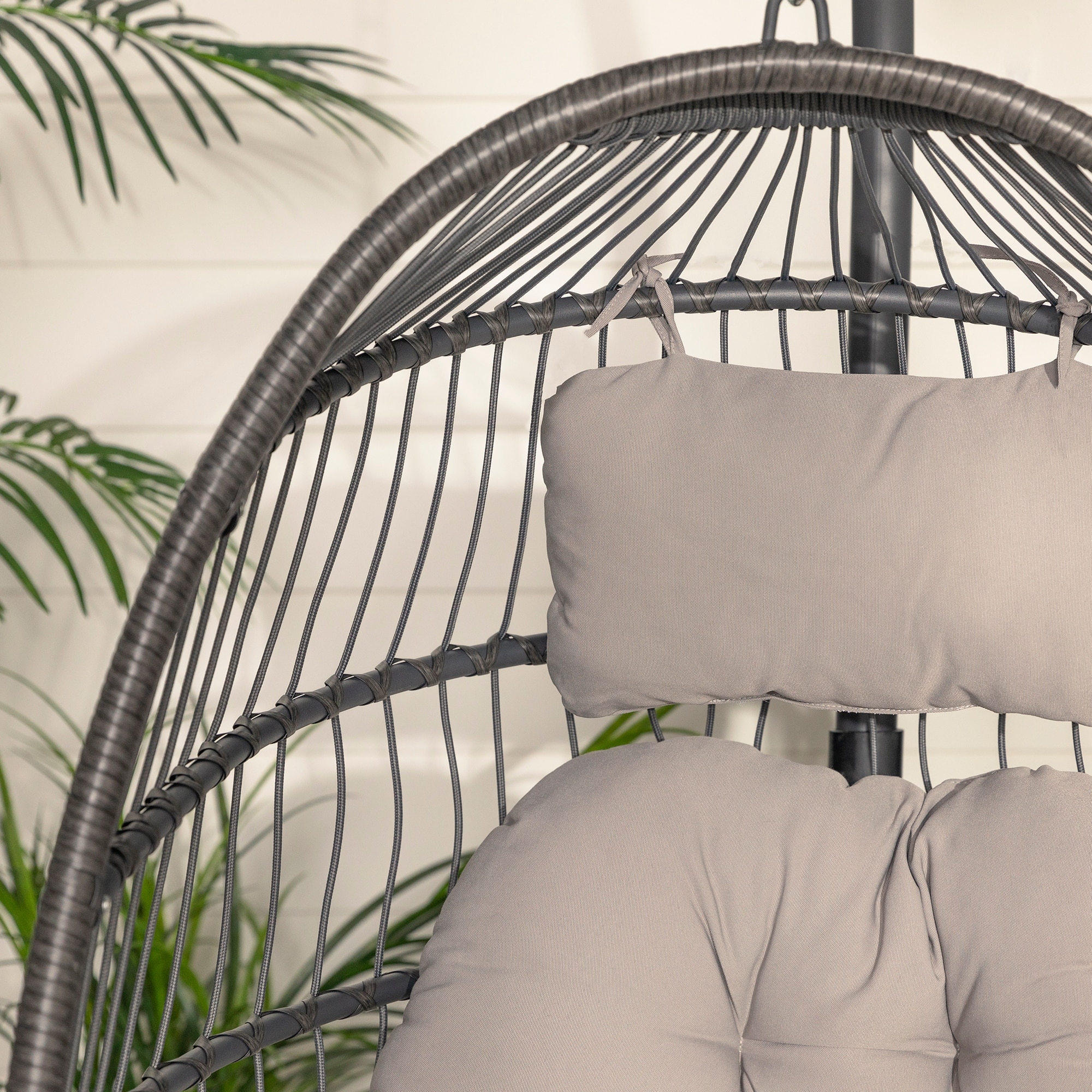 Snuggle egg chair discount outdoor