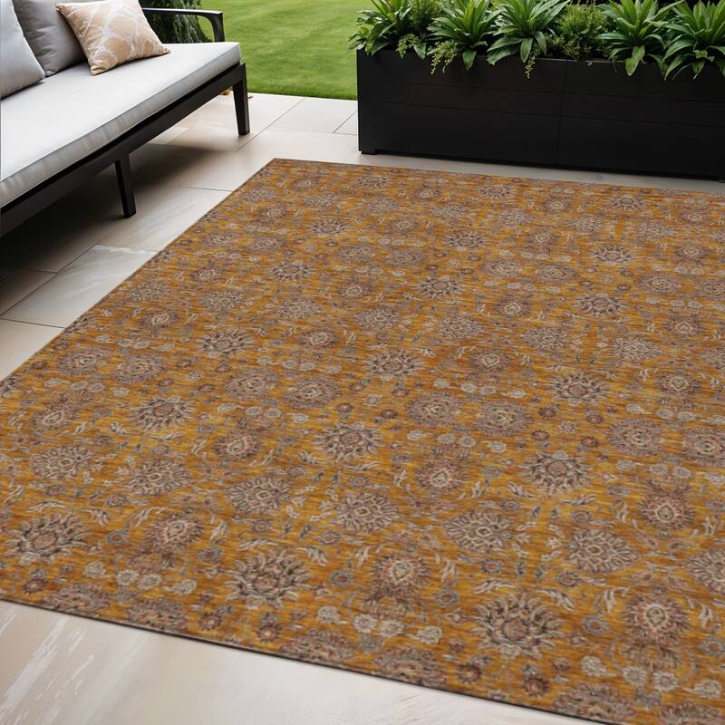 HomeRoots Floral Transitional Rectangle Outdoor Rug - 5' X 8'