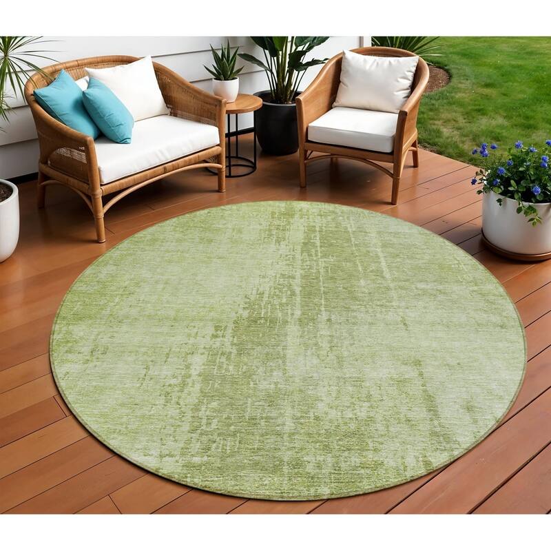 HomeRoots Abstract Transitional Rectangle Outdoor Rug - 8' Round
