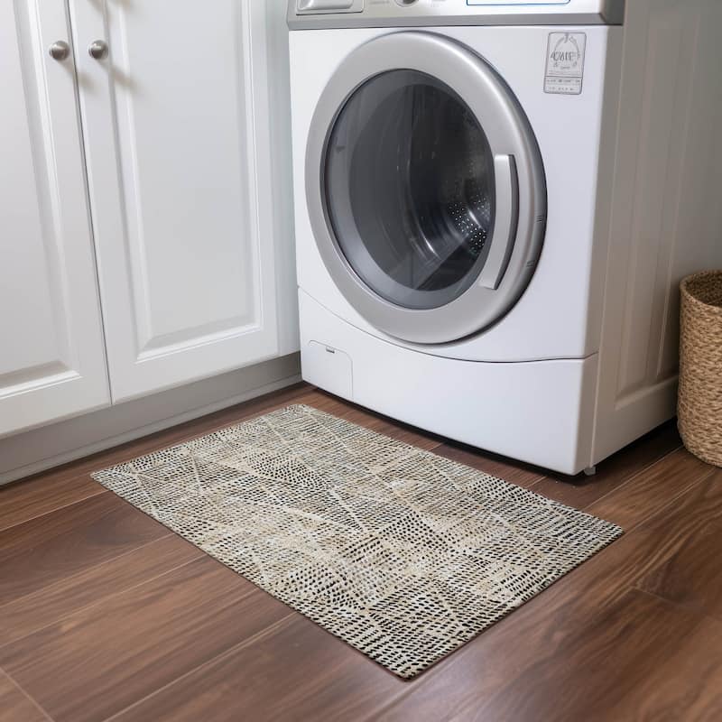 Machine Washable Indoor/ Outdoor Chantille Modern Diamonds Rug - Beige - 1'8" x 2'6"