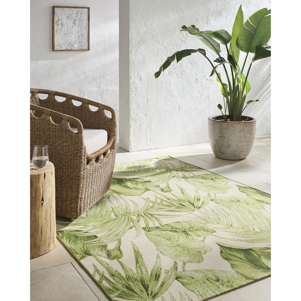 Livabliss Warsaw Tropical Indoor / Outdoor Area Rug