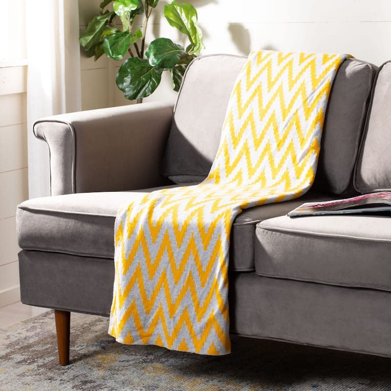 SAFAVIEH 50" x 60" Kail Throw