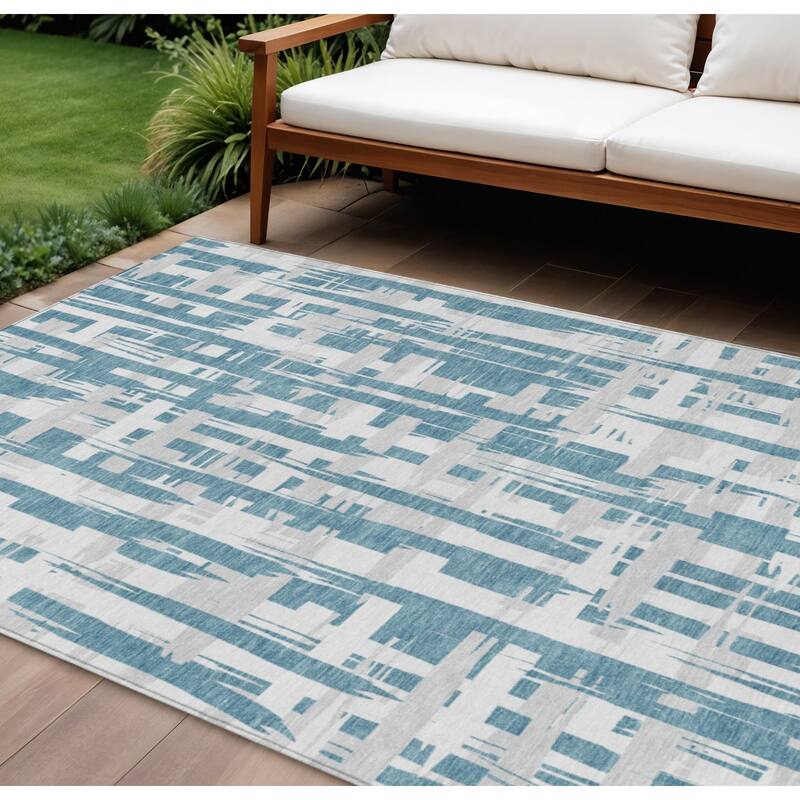 HomeRoots Striped Transitional Rectangle Outdoor Rug - 8' X 10'