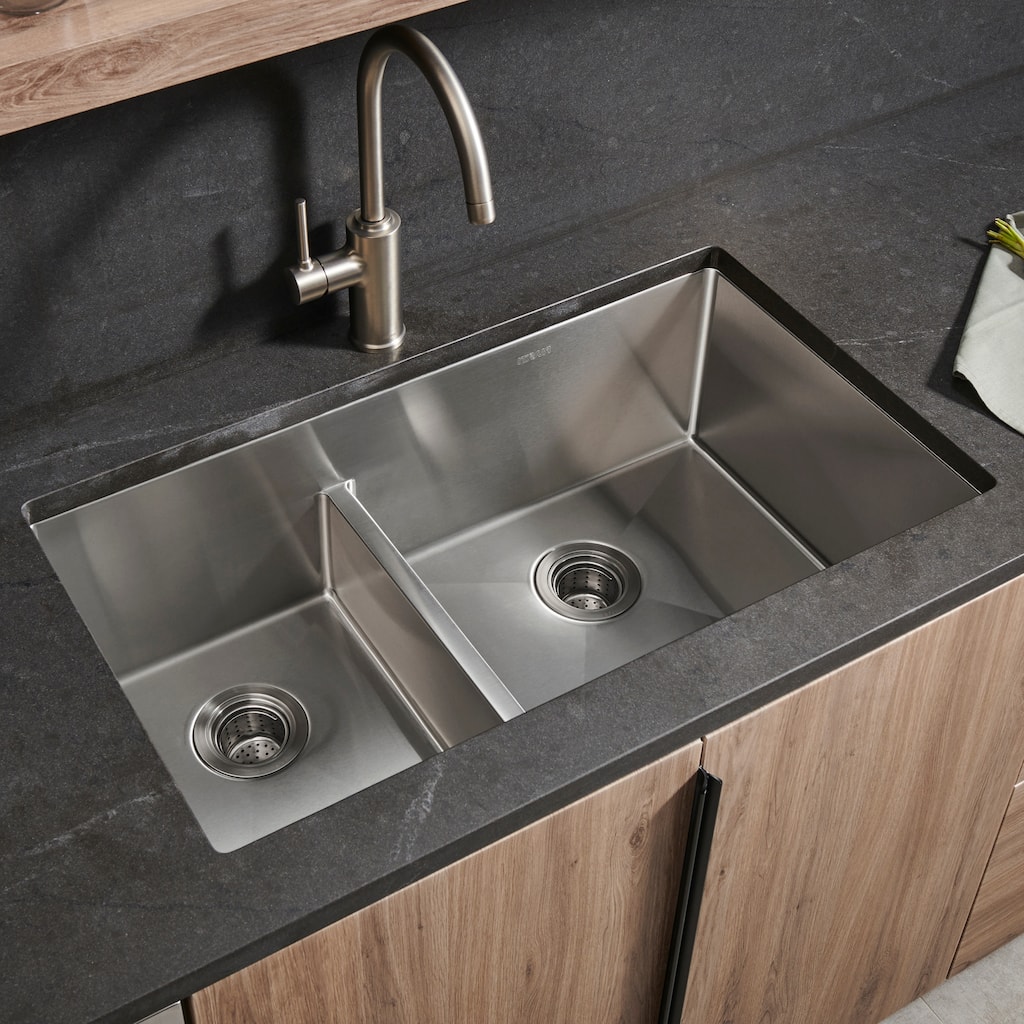 Ruvati 33-inch Low-Divide Undermount 40/60 Double Bowl 16 Gauge Rounded Corners Stainless Steel Kitchen Sink - 33 x 19 - 33 x 19