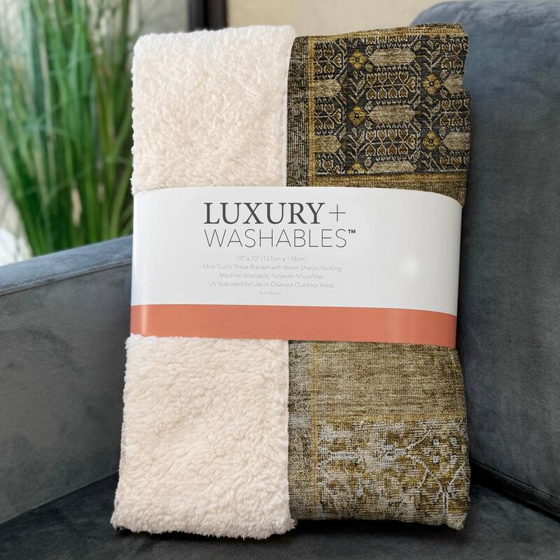 Premium Machine Washable Traditional Patchwork Sherpa Throw Blanket