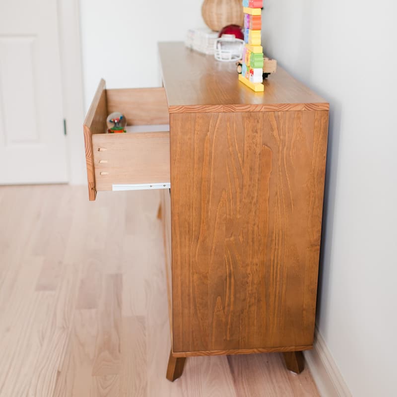 Max and Lily Scandinavian 6 Drawer Dresser