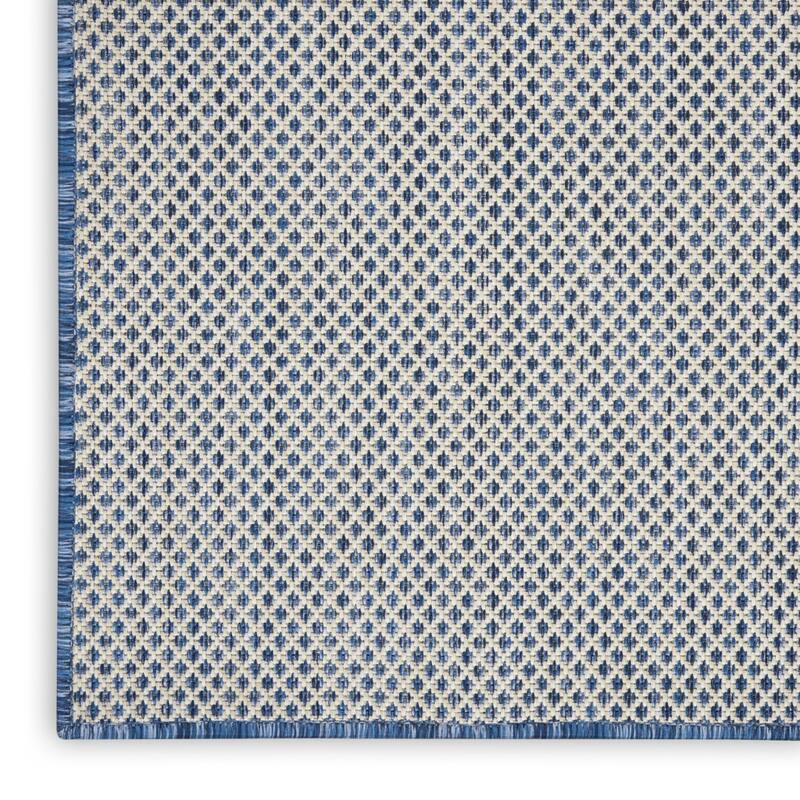HomeRoots Contemporary Rectangle Outdoor Rug - 7' X 10'