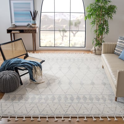 SAFAVIEH Handmade Casablanca Margret Boho Wool Tassel Rug