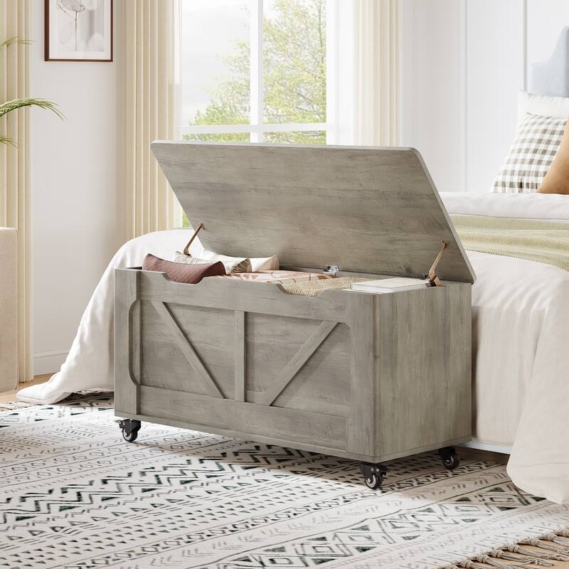 39.4'' Wooden Storage Bench With 2 Safety Hinges，Storage Trunk With 4 Wheels - Grey