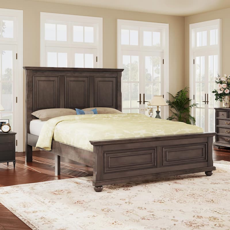 Vintage Pinewood Bed in Traditional Town and Country Style