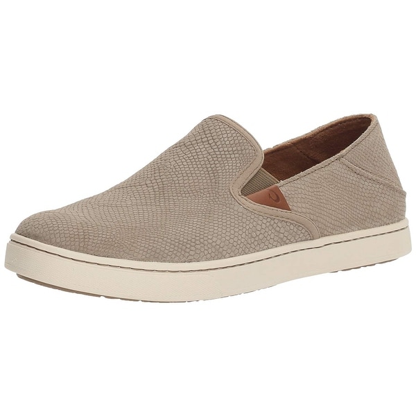 olukai boat shoes