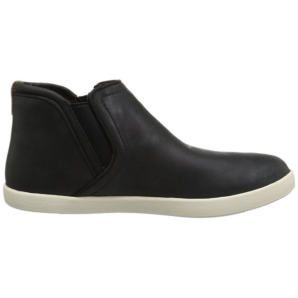 teva women's willow chelsea boot
