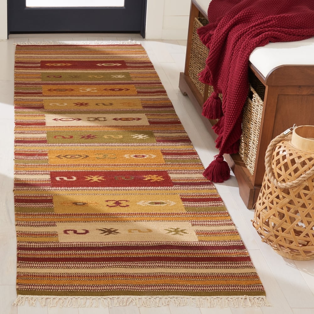 SAFAVIEH Handmade Kilim Nayely Mechteld Casual Tribal Wool Rug