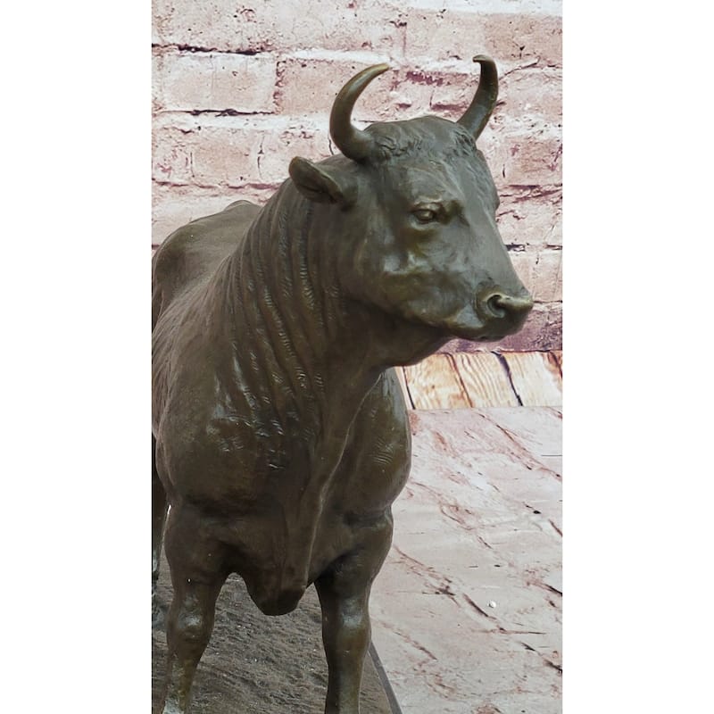 Majestic Bronze Bull By L. Bonheur – Timeless Animal Sculpture For Collectors