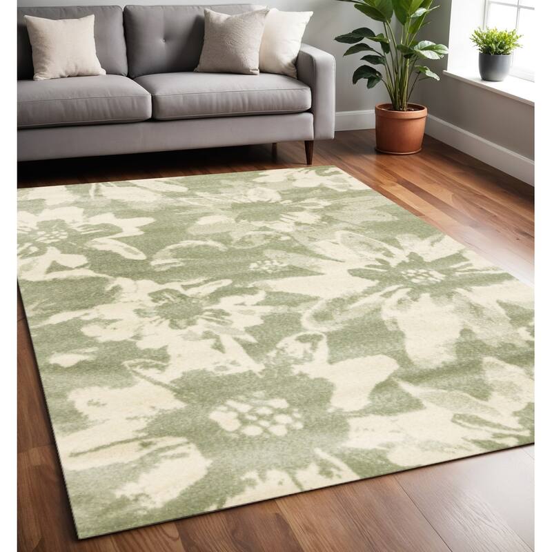 HomeRoots Botanical Leaves Modern Rectangle Area Rug - 5' X 8' - 5' X 8'