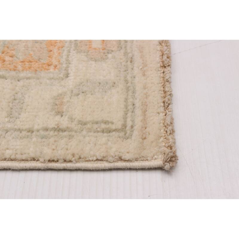 ECARPETGALLERY Hand-knotted Peshawar Oushak Ivory Wool Rug - 5'6 x 8'10