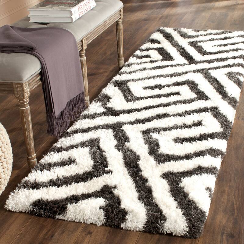SAFAVIEH Handmade Barcelona Shag Mouna Polyester Rug - 2'3" x 7' Runner - Graphite/Ivory